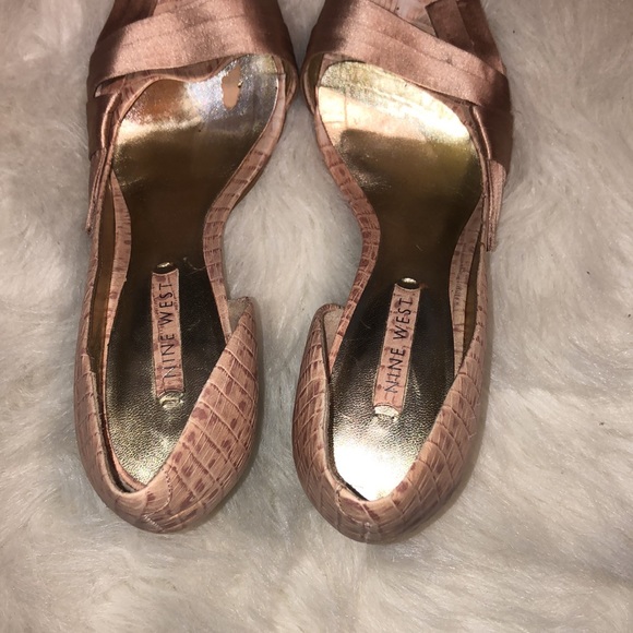 Nine West Rose Gold vintage heels. Size 8 1/2 - Picture 5 of 6